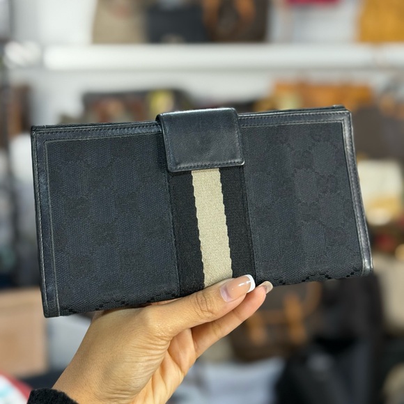 Gucci Large Flap Wallet - Picture 1 of 1